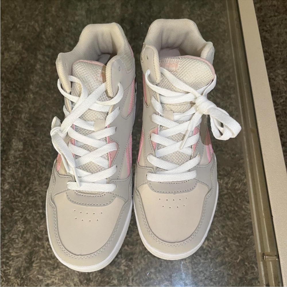 Reebok Sneakers